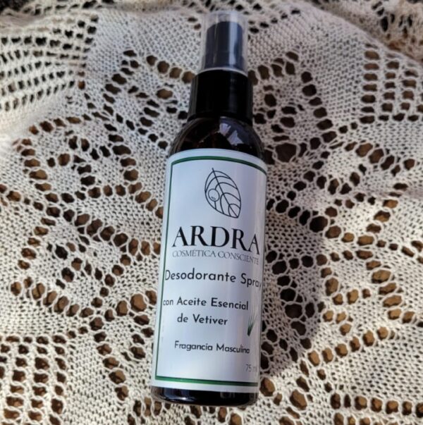 DESODORANTE SPRAY CON ACEITE ESENCIAL DE VETIVER