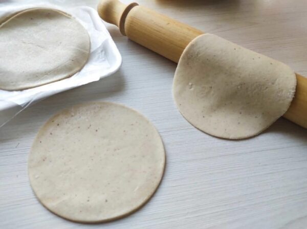 TAPAS DE EMPANADAS SIN HUEVO Y BAJO EN ALMIDONES X DOCENA